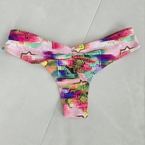 Montce Bikini Set in Picchu - Triangle Top and Cheeky Bottoms - Size Small - Picture 9 of 11